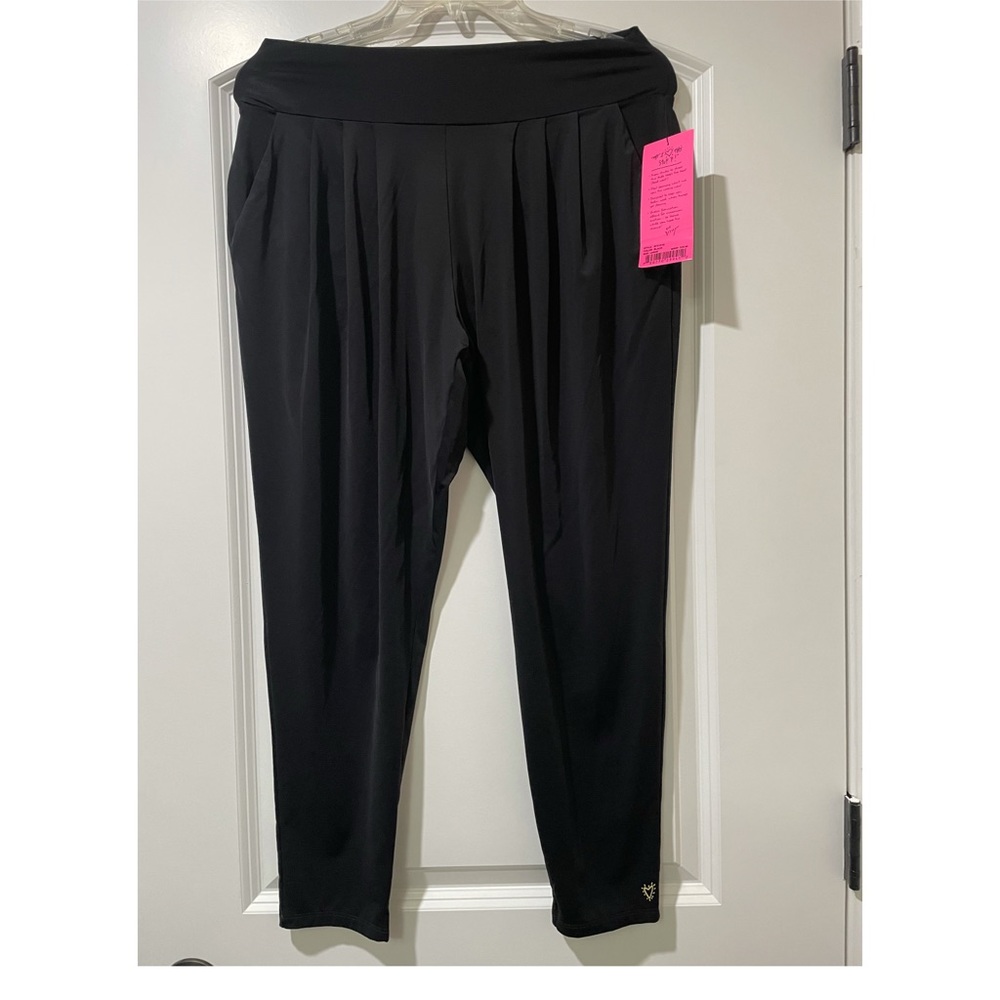 NEW Betsey Johnson Sporty Ankle Pants - Size L